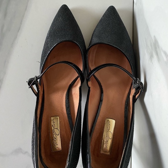 Halogen black leather center strap with buckle pumps size 7.5 - Picture 5 of 7